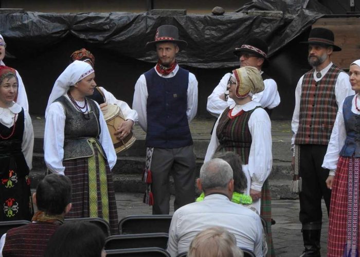 Rumšiškių kultūros centro folkloro ansamblis „Nedėja” dalyvavo Europos muziejų naktyje 2024